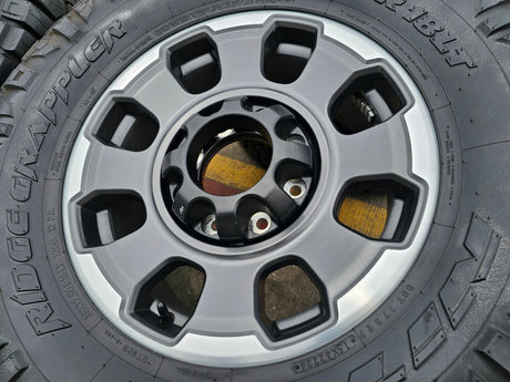 18" Ford F-250 F-350 OEM TREMOR rims wheels 10482 tires NITRO 35" Texas Truck Tire