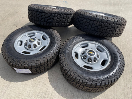 17" Chevy Silverado GMC Sierra 2500 OEM 8095 wheels rims COOPER DISCOVERER AT Texas Truck Tire