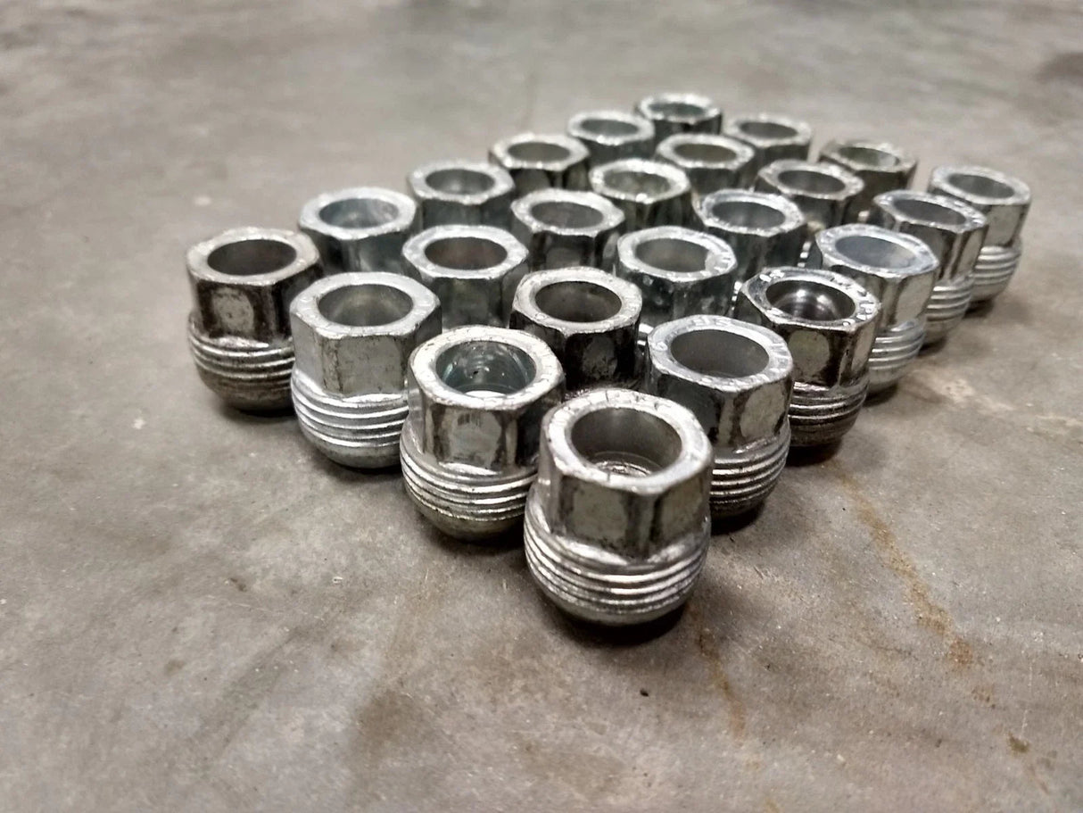 (24) OEM GM lug nuts open end threaded 1500 Chevy Silverado GMC Cadillac 14x1.5 Texas Truck Tire
