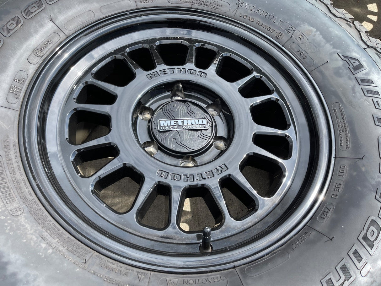 17x8.5 17" Method Racing MR318 Silverado RAM Tacoma wheels rims 6x139 6x5.5 35" Texas Truck Tire