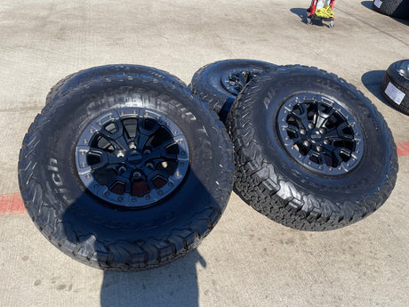 17" Ford F-150 Raptor Bronco R OEM BEADLOCK 51222 rims wheels 37" BFG Texas Truck Tire