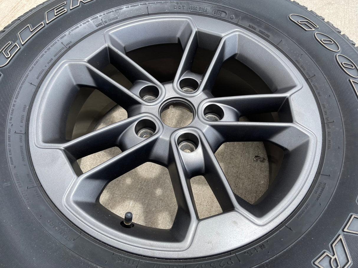 17" Jeep Wrangler Gladiator OEM 9158 9197 wheel rim GRAY spare Texas Truck Tire