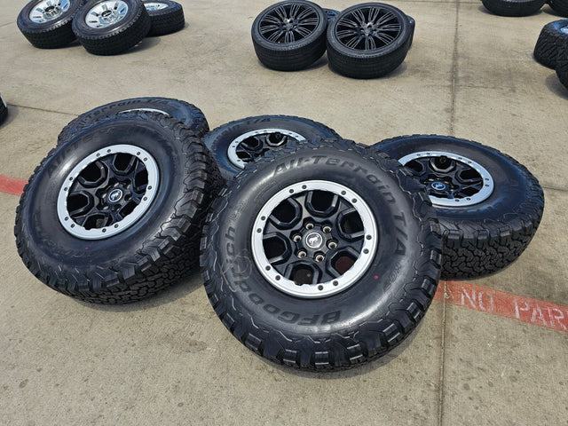 17" Ford Bronco SASQUATCH wheels rims BEADLOCK 10388 Ranger BFG KO2 A/T 37" NEW Texas Truck Tire