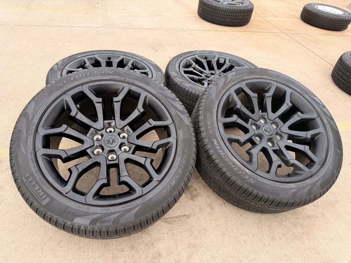22" Dodge Ram 1500 OEM 95987 LIMITED Laramie wheels rims black 2025 2026 PIRELLI Texas Truck Tire