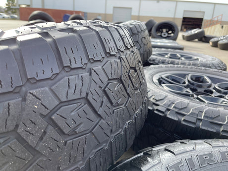 (5) 18" AEV SALTA GMC Sierra AT4X Chevy Silverado OEM rims wheels TOYO A/T3 Texas Truck Tire