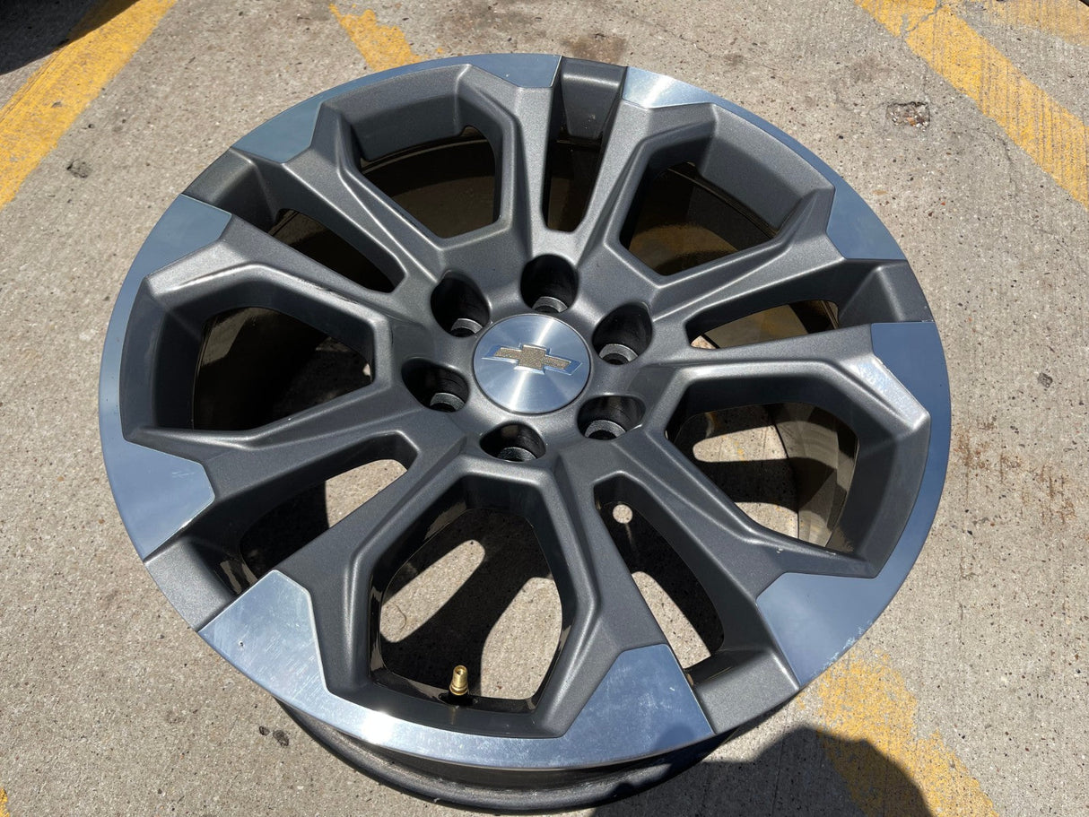 20" Chevy Tahoe Silverado OEM 14090 95417 wheel rim GMC Yukon spare Texas Truck Tire