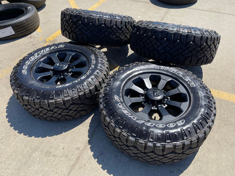 17" Ram 2500 3500 Laramie Power Wagon OEM wheels rims 2599 tires 2024 2025 NEW Texas Truck Tire