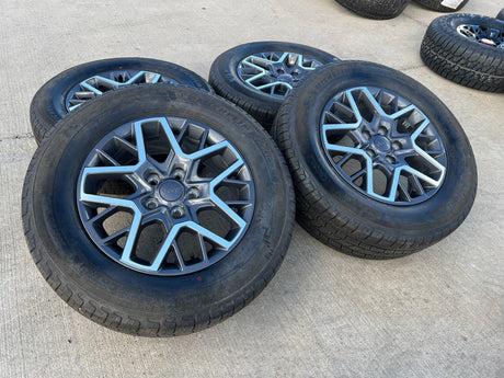18" Jeep Grand Cherokee OEM wheels rims 9331 Wrangler Gladiator NEW MICHELIN Texas Truck Tire