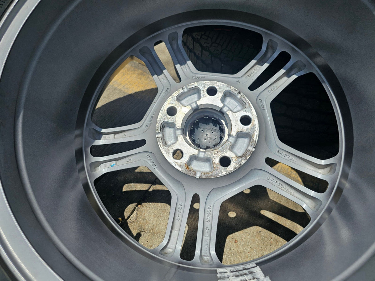 18" Jeep Grand Cherokee TRAILHAWK L OEM wheels rims 9309 Durango tires Texas Truck Tire