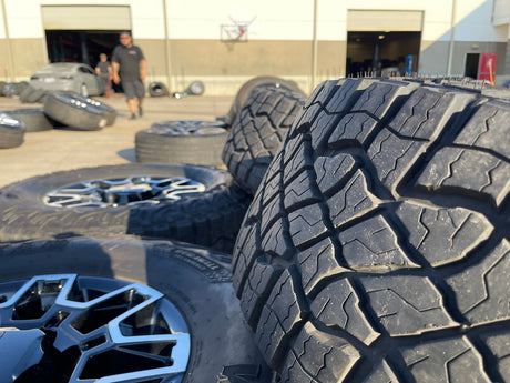 18" GMC Sierra AT4X Chevy Trail Boss 2500 OEM 14136 wheels rims GOODYEAR 35" Texas Truck Tire