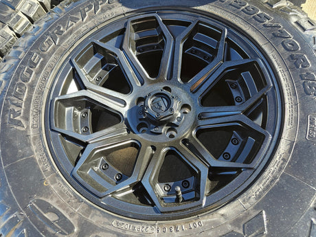 18x9 Fuel Siege D706 Jeep Sequoia black wheels rims -12 NITRO Texas Truck Tire