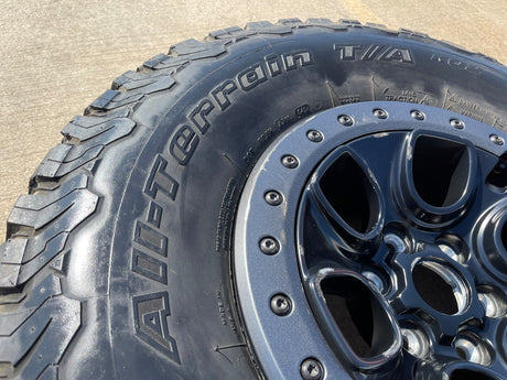 (1) 17" Ford F-150 Raptor OEM BEADLOCK rim wheel 10459 95210 BFG 35" DISCOUNTED Texas Truck Tire