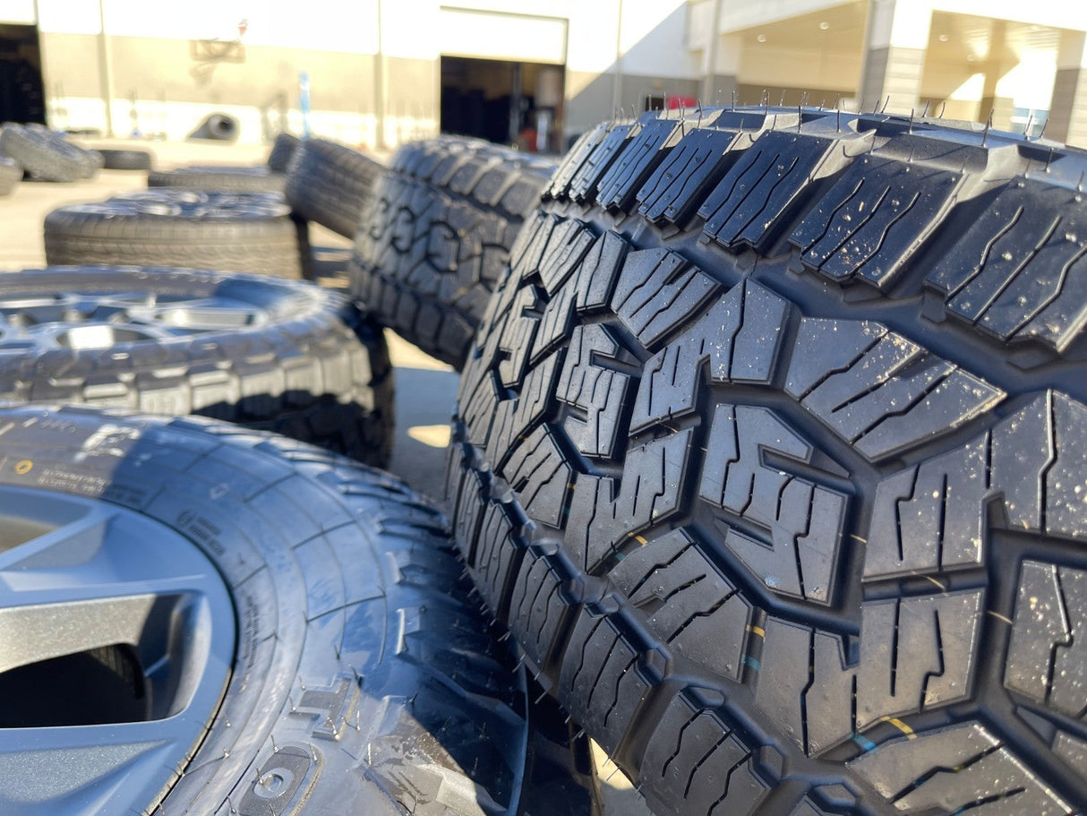 18" Toyota 4Runner Land Cruiser TRD Tundra OEM 10544 wheels rims GX550 TOYO NEW Texas Truck Tire