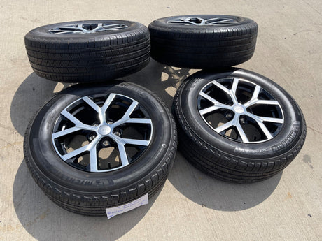 18" Jeep Grand Cherokee L OEM wheels rims 9285 95198 Durango MICHELIN Texas Truck Tire