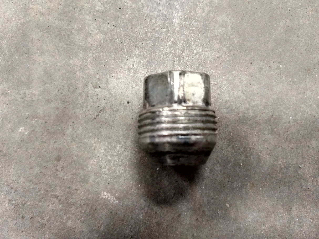 (24) OEM GM lug nuts open end threaded 1500 Chevy Silverado GMC Cadillac 14x1.5 Texas Truck Tire