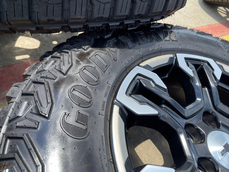 18" Chevy Silverado ZR2 Tahoe TRAIL BOSS Sierra OEM 95415 wheels rims tires NEW Texas Truck Tire