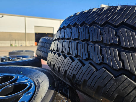 20" Ford F-250 F-350 OEM black Lariat 10299 10484 wheels rims 2024 2025 2026 Texas Truck Tire