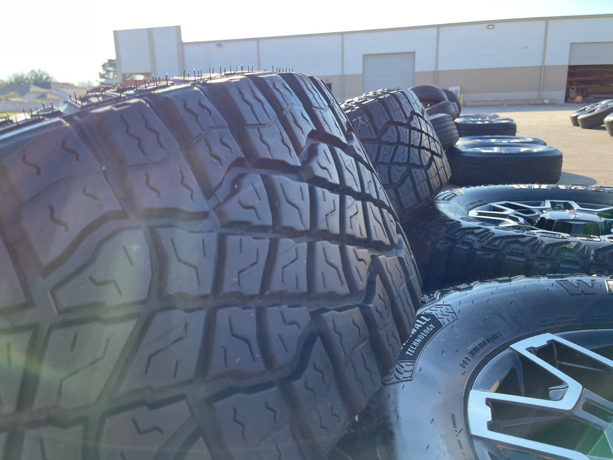 18" GMC Sierra AT4X Chevy Trail Boss 2500 OEM 14136 wheels rims GOODYEAR 35" Texas Truck Tire