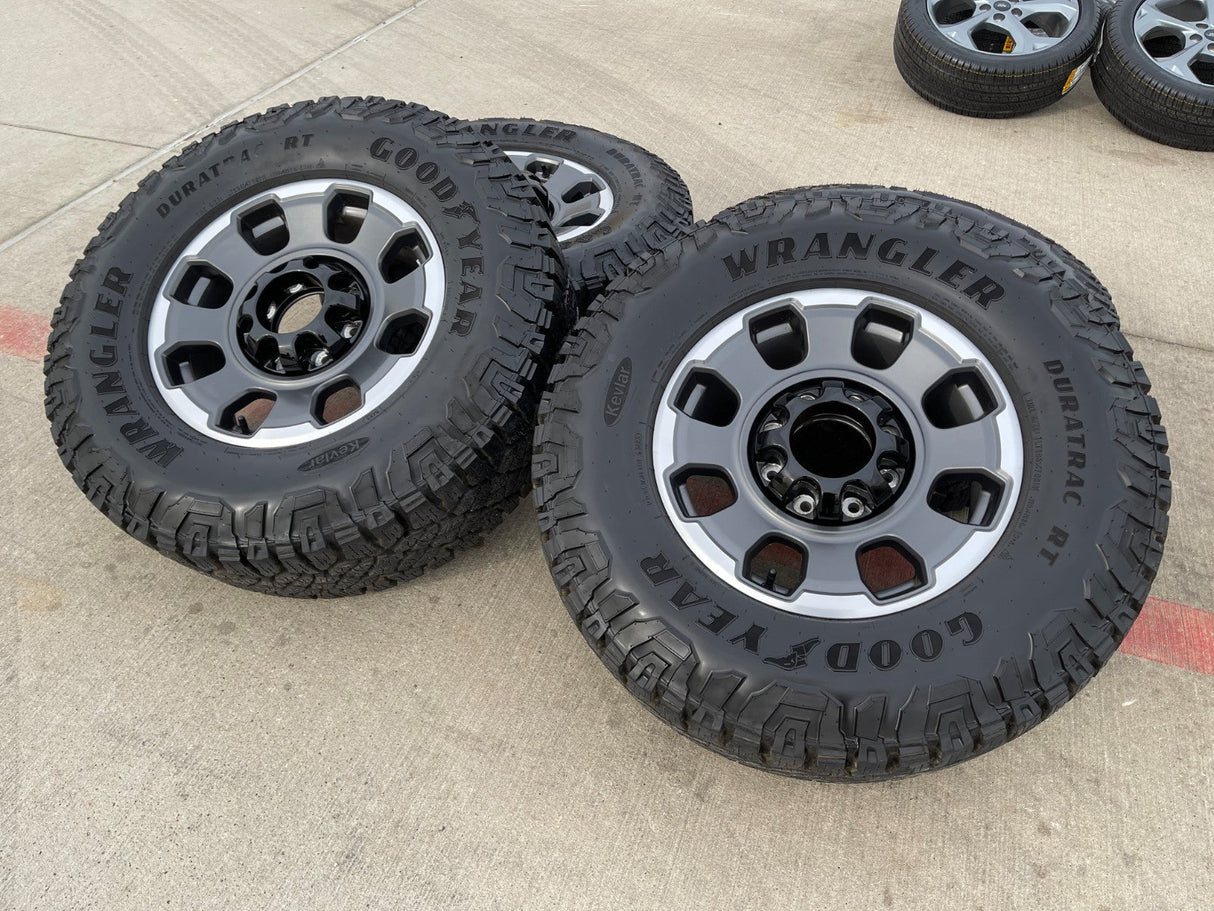 18" Ford F-250 F-350 OEM TREMOR rims wheels 10482 tires 35" DURATRAC R/T Texas Truck Tire