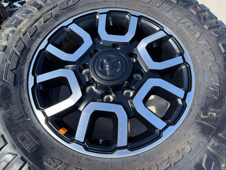 18" Ram 2500 3500 LARAMIE OEM 2694 wheels rims 2023 2024 2025 2026 NITRO 33" NEW Texas Truck Tire