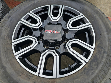20" GMC Sierra AT4 2500 3500 OEM wheels rims 5950 Silverado MICHELIN Texas Truck Tire