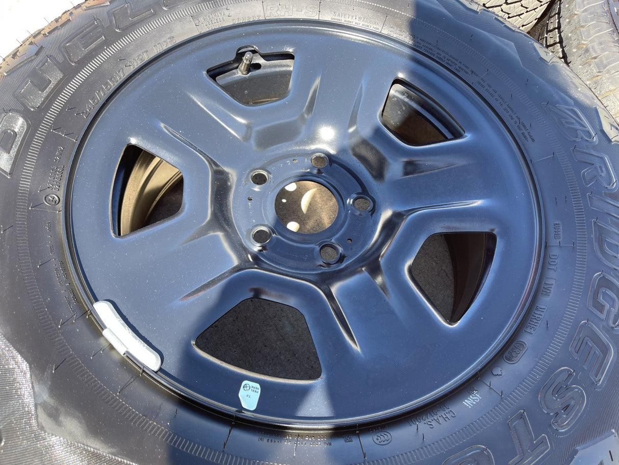 (1) 17" Jeep Gladiator OEM wheel rim 9220 9240 spare Wrangler 2024 2025 2026 NEW Texas Truck Tire