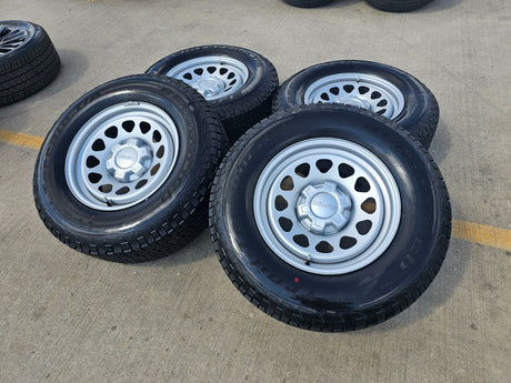 17" GMC Sierra Chevy Silverado OEM wheels rims tires 8130 Yukon NEW BFG A/T Texas Truck Tire