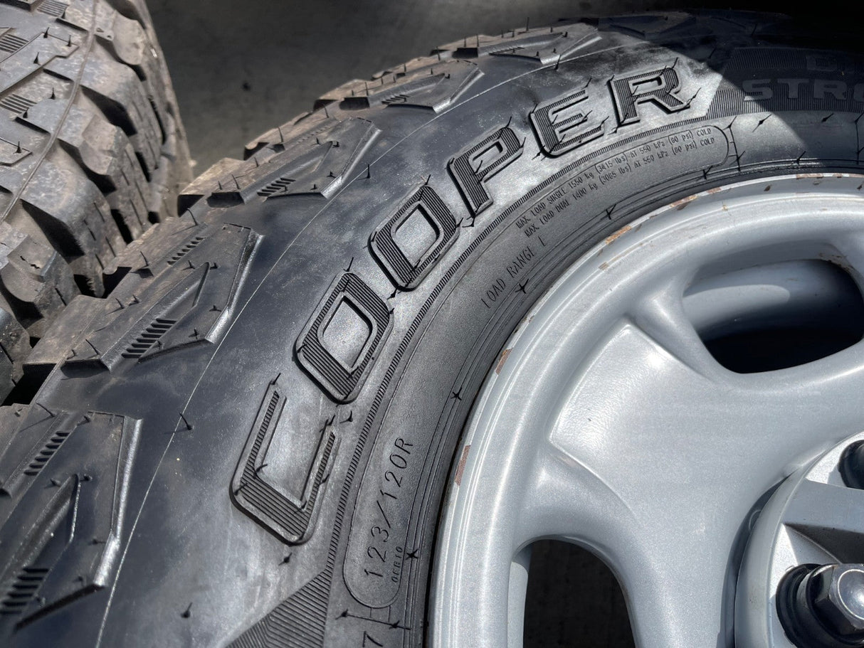 17" Chevy Silverado GMC Sierra 2500 OEM 8095 wheels rims COOPER DISCOVERER AT Texas Truck Tire