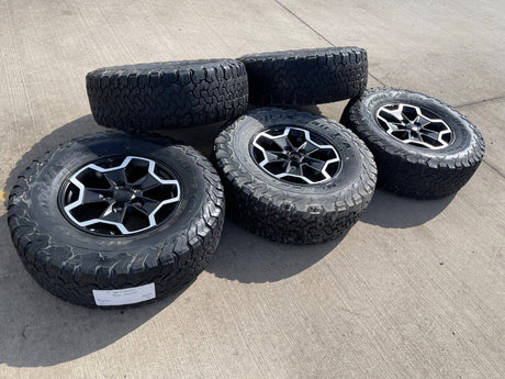 17" Jeep Wrangler Gladiator RUBICON OEM wheels rims tires 9237 black BFG KO2 A/T Texas Truck Tire