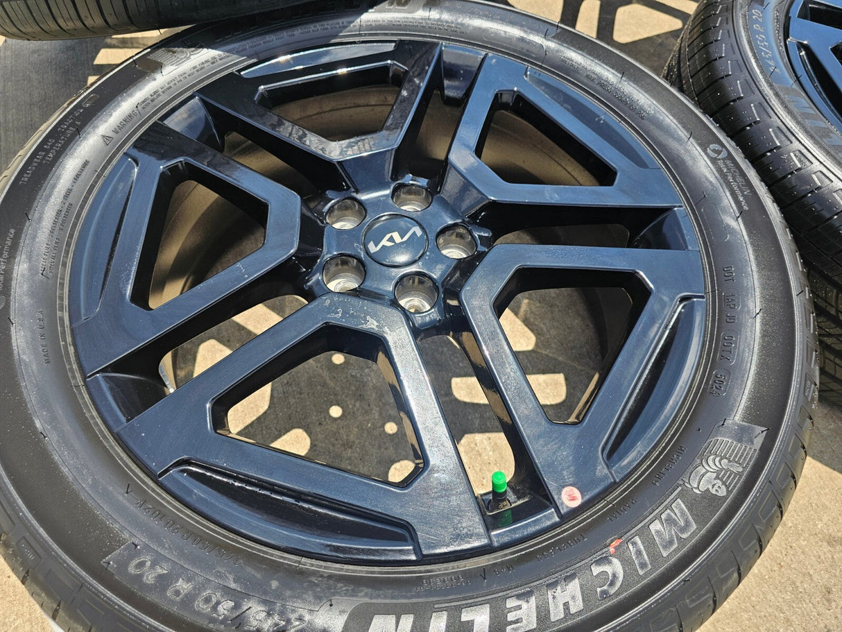 20" Kia Telluride Prestige X-PRO OEM wheels rims 74721 Sedona 2024 2025 2026 NEW Texas Truck Tire