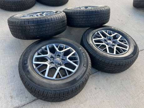 18" Jeep Grand Cherokee OEM wheels rims 9331 Wrangler Gladiator NEW MICHELIN Texas Truck Tire