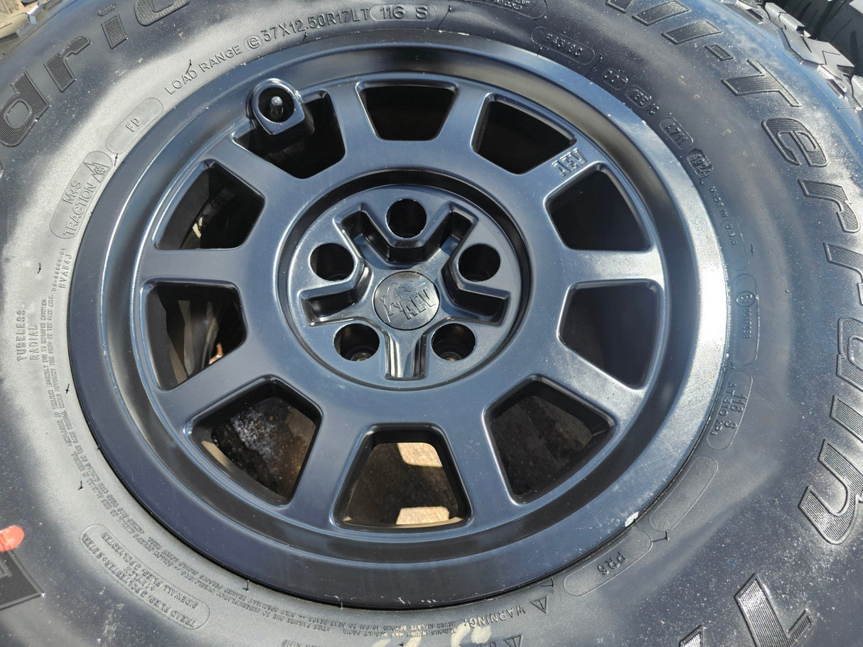 (5) 17" AEV Jeep Wrangler Rubicon OEM Salta wheels rims Gladiator BFG 37" NEW Texas Truck Tire