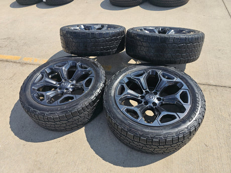 22" Dodge Ram 1500 OEM Laramie wheels LIMITED Gray 2685 2727 tires Texas Truck Tire
