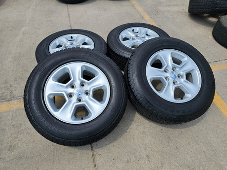17" Jeep Grand Cherokee OEM wheels rims 9135 tires GENERAL Texas Truck Tire