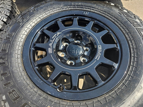 (4) 18" AEV SALTA GMC Sierra AT4X Chevy Silverado OEM rims wheels 2024 2025 Texas Truck Tire
