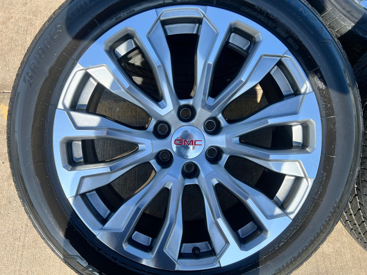 22" GMC Yukon Sierra DENALI OEM wheels rims 14025 97000 tires BRIDGESTONE Texas Truck Tire