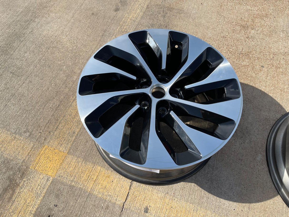 21" 21x9.5 Lucid Air OEM 95543 wheel rim 5x120 2023 2024 2025 2026 2027 REAR Texas Truck Tire