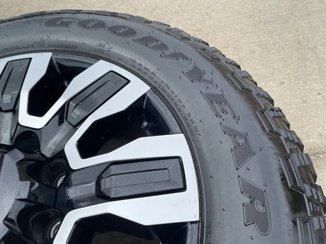 20" GMC Sierra DENALI ULTIMATE 2500 3500 OEM wheels rims 5958 14138 tires Texas Truck Tire