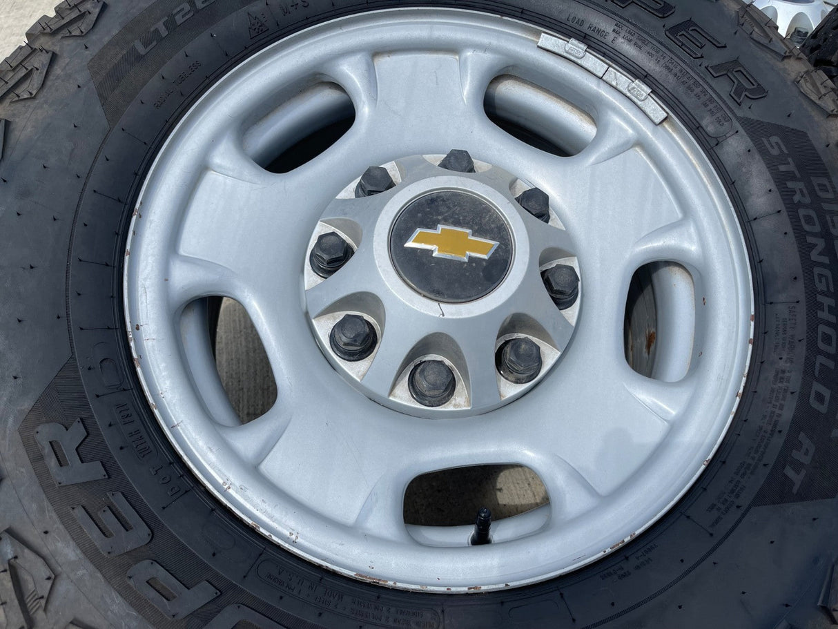 17" Chevy Silverado GMC Sierra 2500 OEM 8095 wheels rims COOPER DISCOVERER AT Texas Truck Tire