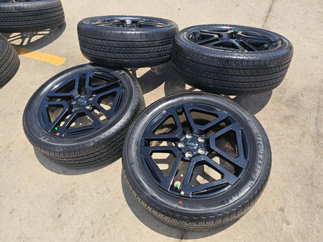 20" Kia Telluride Prestige X-PRO OEM wheels rims 74721 Sedona 2024 2025 2026 NEW Texas Truck Tire