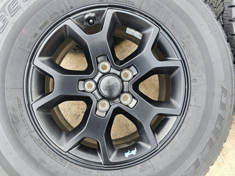 17" Jeep Wrangler Rubicon OEM 9218 wheels rims Gladiator tires DUELER A/T Texas Truck Tire