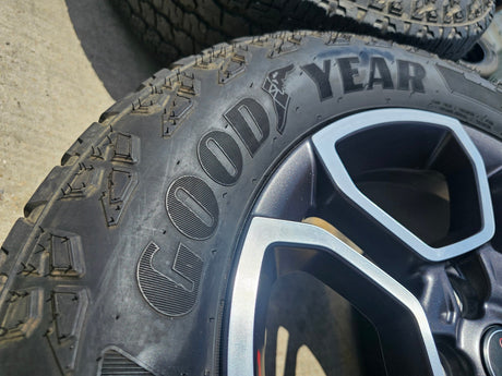18" Jeep Grand Cherokee TRAILHAWK L OEM wheels rims 9309 Durango tires Texas Truck Tire