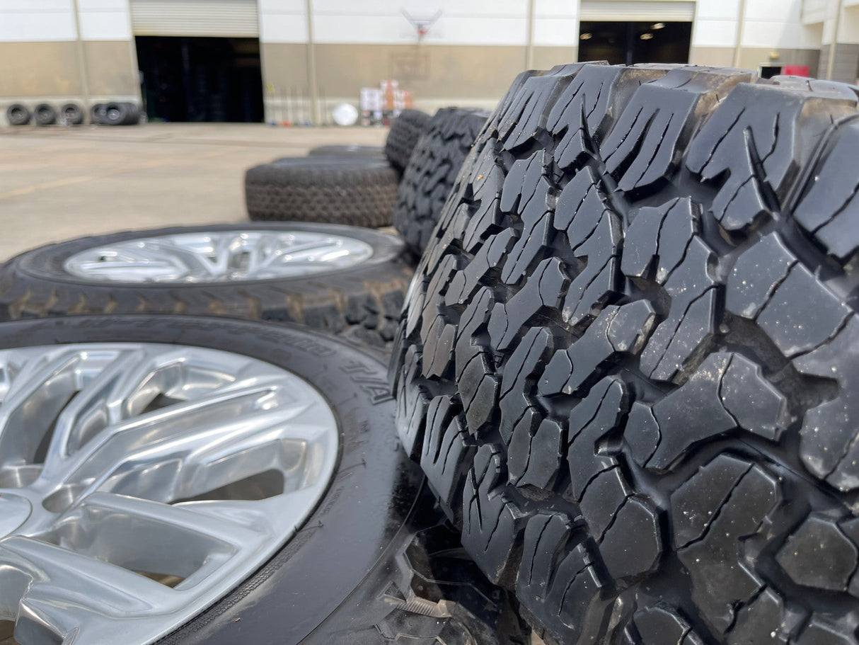 20" GMC Yukon Sierra Tahoe Silverado OEM 2120 14024 wheels rims BFG KO2 A/T 33" Texas Truck Tire