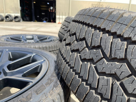 22" Dodge Ram 1500 OEM LIMITED Laramie wheels rims black 2725 2684 FALKEN AT NEW Texas Truck Tire