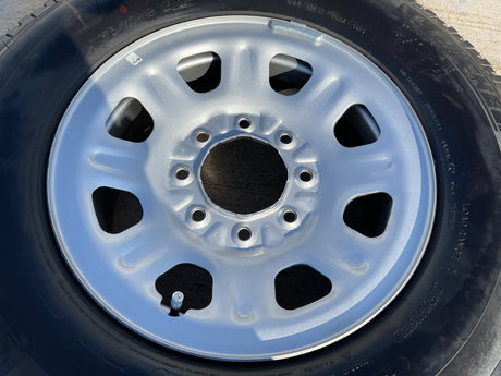 18" Chevy Silverado GMC Sierra 2500 3500 OEM 8096 wheel rim spare MICHELIN NEW Texas Truck Tire