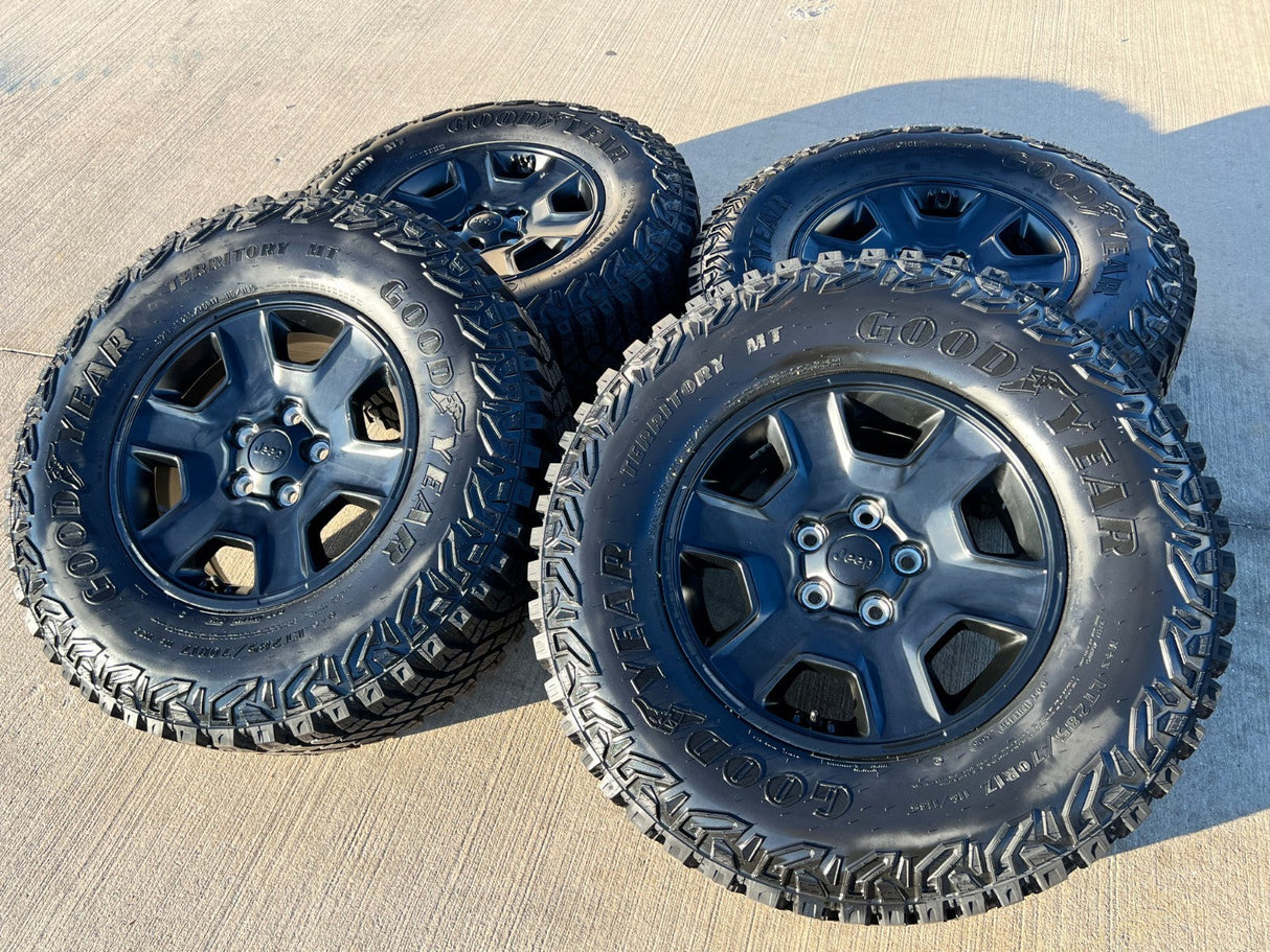 17" Jeep Wrangler Rubicon OEM 9260 wheels rims Gladiator GOODYEAR  A/T 33" NEW Texas Truck Tire
