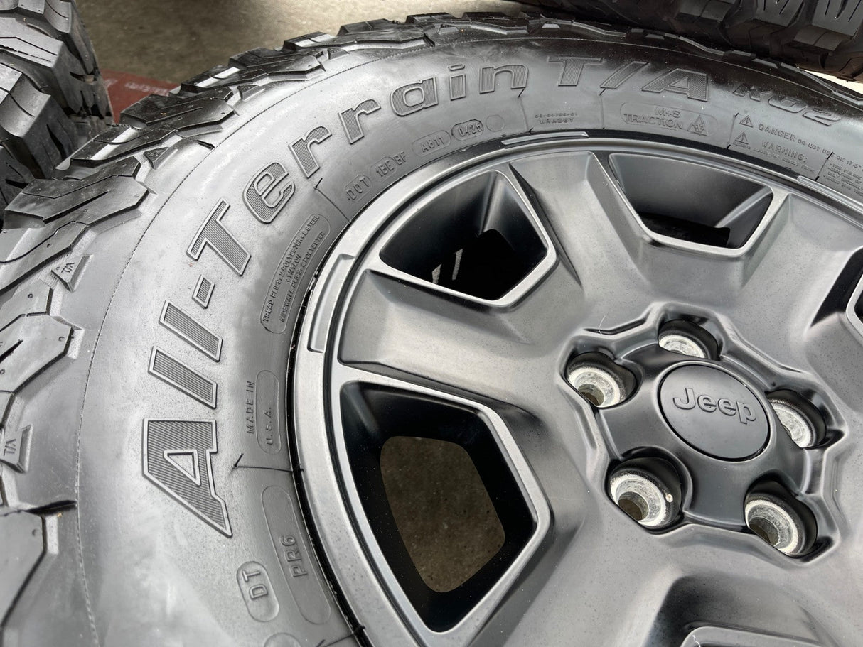 17" Jeep Wrangler Rubicon OEM 9260 wheels rims Gladiator tires BFG KO2 A/T 33" Texas Truck Tire