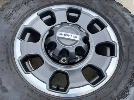 18" Ford F-250 F-350 OEM TREMOR rims wheels 10482 tires DURATRAC R/T 35" Texas Truck Tire