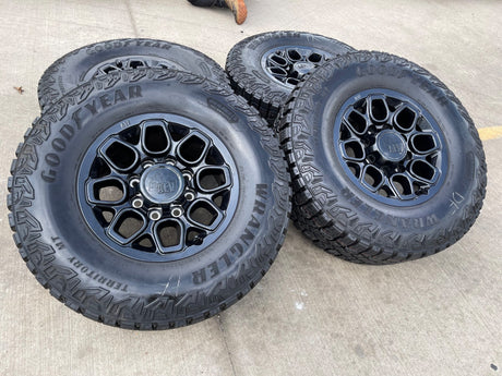 18" AEV Chevy BISON Trail Boss ZR2 2500 OEM wheels rims GMC Sierra GOODYEAR 35" Texas Truck Tire