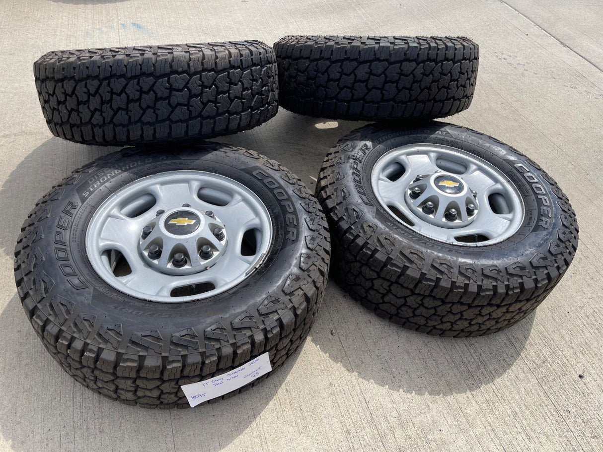 17" Chevy Silverado GMC Sierra 2500 OEM 8095 wheels rims COOPER DISCOVERER AT Texas Truck Tire